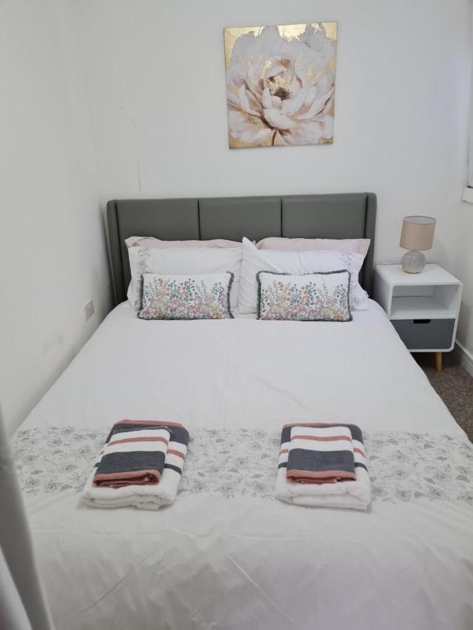 Penlea 1-Bed Flat With Harbour View In Tarbert Apartment Тарбърт Екстериор снимка